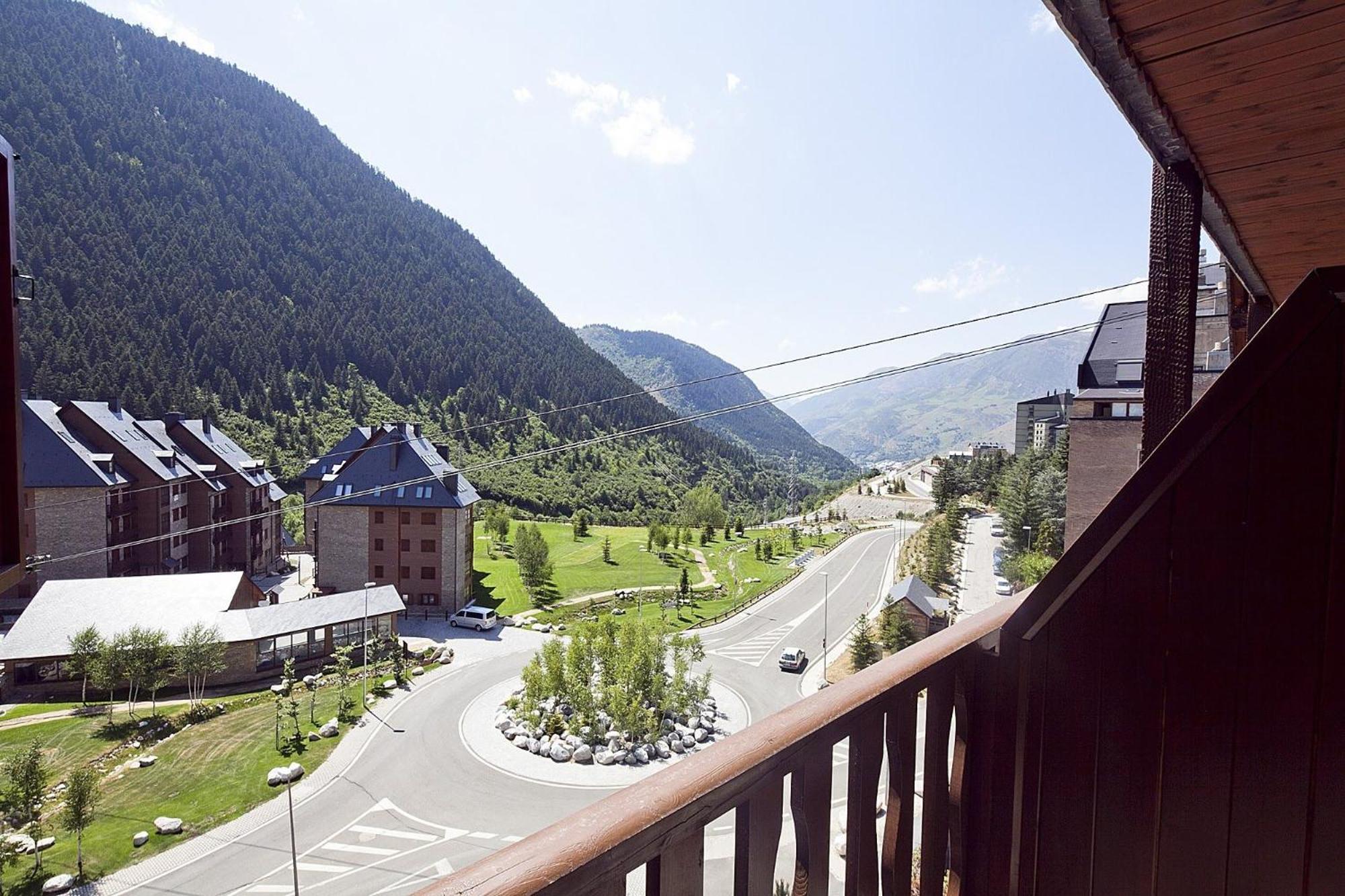 Luderna - Apartamento Con Terraza Bonaigua B2 Salient Baqueira Beret Bagian luar foto